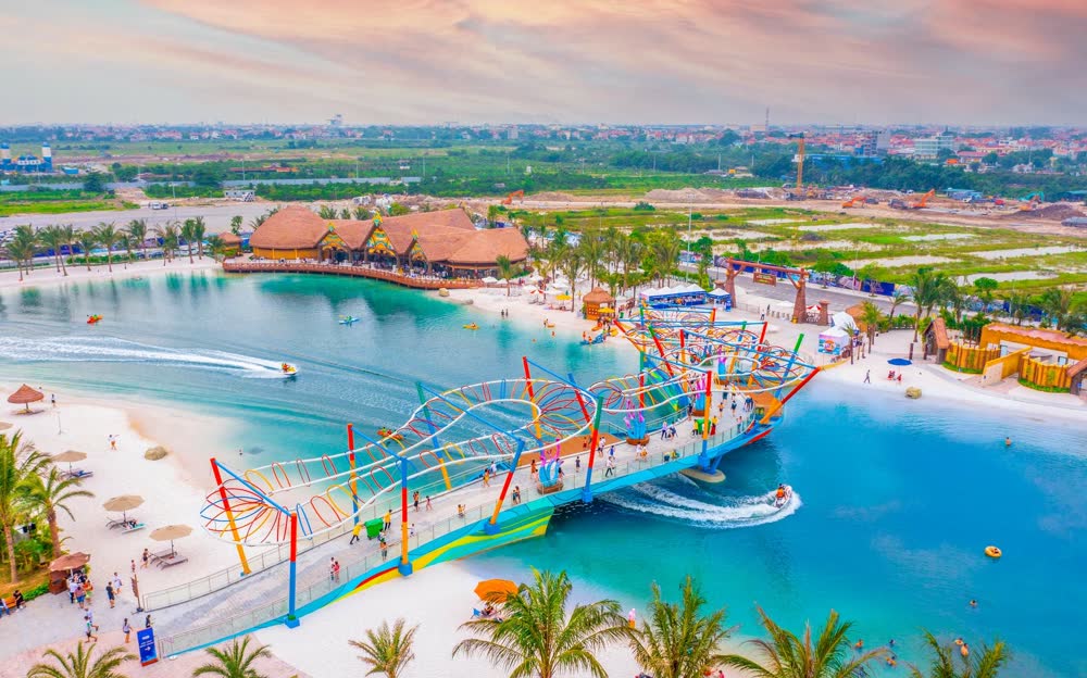 Bể tạo sóng tại VinWonders Wave Park Ocean City